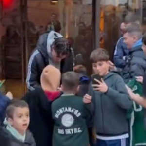 Αποθέωση του Οσμάν πριν την αναχώρηση για τον τελικό (video)