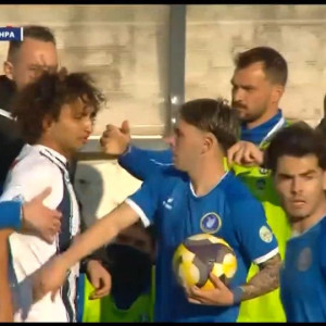 Χαμός με Ουάρντα! Τα «έβαλε» με τρεις αντιπάλους του - Άνοιξε διάλογο με την εξέδρα (videos)