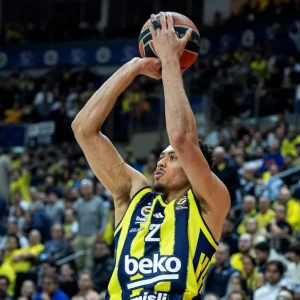 Η Φενέρμπαχτσε «πάτησε» και τη Μονακό και... αγκαλιάζει το πλεονέκτημα έδρας στα πλέι οφ