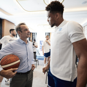 Τι είναι το Ευρωπαϊκό Τάγμα Αξίας που τιμά τον Αντετοκούνμπο - Ο ρόλος της Μέρκελ και η... εμπειρία του Κλοπ