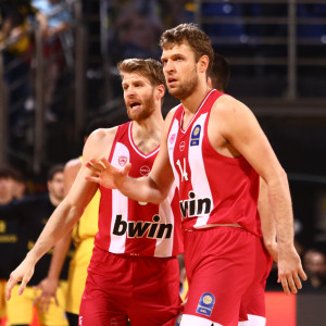 Αμφίβολοι οι Βεζένκοφ και Γουόκαπ για το Ολυμπιακός - Παναθηναϊκός