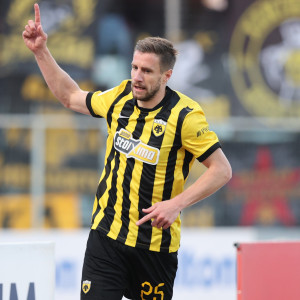 Με καρφωτή κεφαλιά του Βάργκα το 1-1 της ΑΕΚ (video)