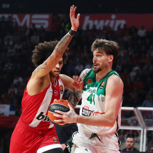 Παράπονα Χουάντσο στο ημίχρονο του Ολυμπιακός - Παναθηναϊκός: «Πρέπει να σταματήσουν οι αγκαλιές από τους αντιπάλους»