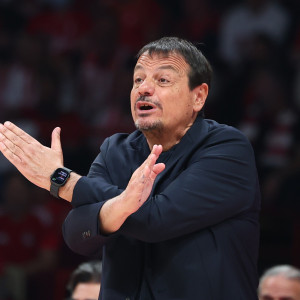 Αταμάν: «Παίξαμε άθλια στο πρώτο ημίχρονο, άξιζε να κερδίσει ο Ολυμπιακός»