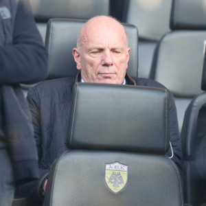 Στη Νέα Φιλαδέλφεια ο Μπένετ - Επίσημος προσκεκλημένος της ΠΑΕ ΑΕΚ για το ματς με την ΑΕΛ Novibet