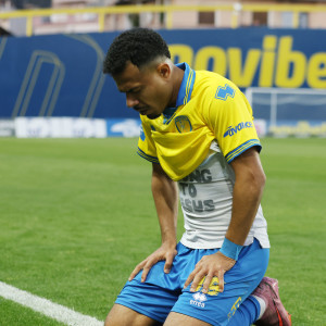 Συγκλονιστικός Ρόσα - Σκόραρε και έβαλε τα κλάματα μπροστά στην εξέδρα! (photos)