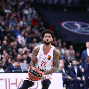 Πήρε «φωτιά» στην περιφέρεια ο Ολυμπιακός με 8/10 τρίποντα στην πρώτη περίοδο κόντρα στην Παρί