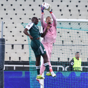 Οι δύο εξαιρετικές αποκρούσεις του Λαφόν στο πρώτο ημίχρονο με την Μπέτις (video)