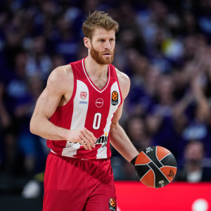 Χωρίς Γουόκαπ αλλά με Βεζένκοφ στο Παρίσι ο Ολυμπιακός: Το ιατρικό δελτίο της EuroLeague