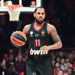 Η δωδεκάδα του Ολυμπιακού για το ματς με την Παρί απόντος του Βεζένκοβ