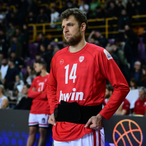 Χωρίς Βεζένκοφ ο Ολυμπιακός κόντρα στην Παρί!