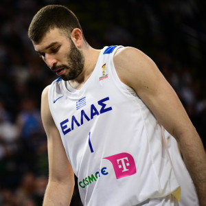 Οριστικά εκτός αγώνα με το Μαυροβούνιο ο Ρογκαβόπουλος - Στη θέση του ο Κακλαμανάκης