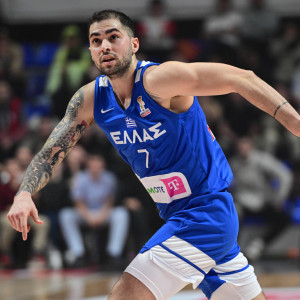 Τολιόπουλος on fire: Σμπαράλιασε την άμυνα του Μαυροβουνίου και έσπασε τρία ρεκόρ (video)