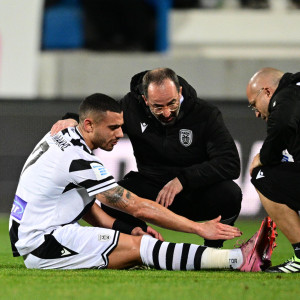 Αποχώρησε τραυματίας ο Γιακουμάκης - Ανησυχία στον ΠΑΟΚ ενόψει Ολυμπιακού