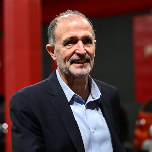 Στο ΣΕΦ ο Τσους Μπουένο για το Ολυμπιακός - Παναθηναϊκός