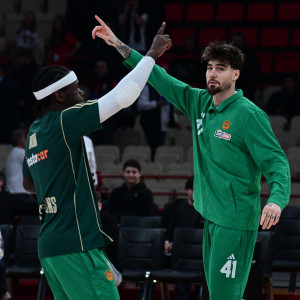 Η είσοδος των παικτών του Παναθηναϊκού στο ΣΕΦ (video)