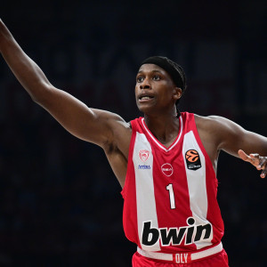 Νιλικίνα και Τζόζεφ έκαναν τη διαφορά στο ντέρμπι για τον Ολυμπιακό