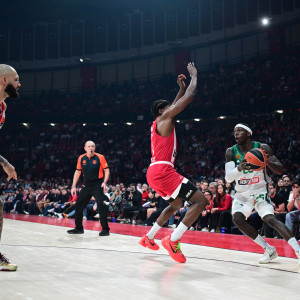 Ειρωνικό «MVP» των φίλων του Ολυμπιακού στον Κέντρικ Ναν