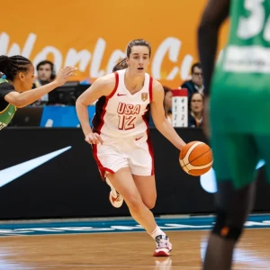 Το λαμπερό αστέρι της Κέιτλιν Κλαρκ και τον κάρφωμα της Μαλονγκά