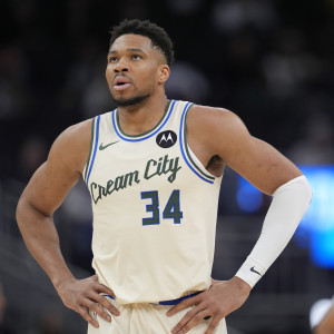 Βαριά ήττα για τους Μπακς στην επιστροφή του Γιάννη Αντετοκούνμπο