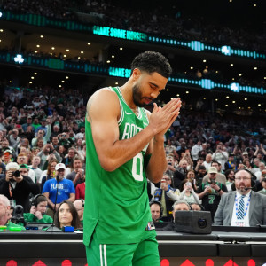 «Έπεσαν τα τσιμέντα»: Η Βοστώνη στο... πόδι για την επιστροφή του Τέιτουμ στα παρκέ (videos)