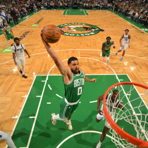 «Έλαμψε» στην επιστροφή του ο Τέιτουμ με double-double, οι Νικς ισοπέδωσαν τους Νάγκετς