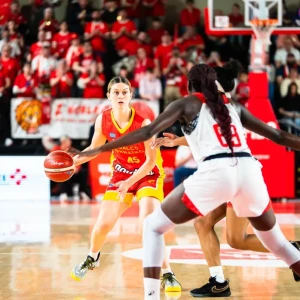 Παρότι ηττήθηκε από τη Βιλνέβ, ο Αθηναϊκός τα κατάφερε και είναι στον τελικό του EuroCup Women