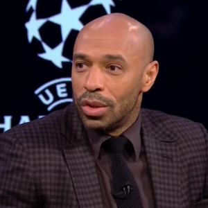 Επική ατάκα από Ανρί για τη φανέλα της Ρεάλ: «Αν τη φορέσω ίσως να με βοηθήσει να ξαναβγάλω μαλλιά»