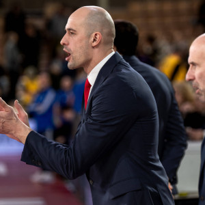 Ποιος θα βρίσκεται στον πάγκο της Μονακό για το ματς με τον Ολυμπιακό μετά το «διαζύγιο» με Σπανούλη