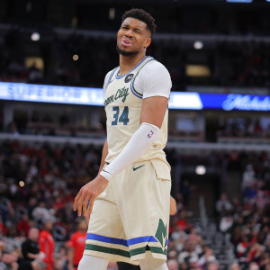 Δεν σηκώνουν κεφάλι οι Μπακς, ηττήθηκαν από τους Σανς