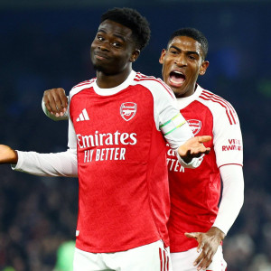 Ο Σακά υπέγραψε το σπουδαίο διπλό της Άρσεναλ στην έδρα της Μπράιτον