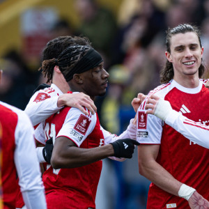 Η Άρσεναλ τα βρήκε σκούρα αλλά κέρδισε στο φινάλε τη Μάνσφιλντ