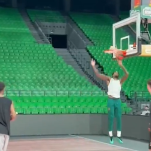 Το κάρφωμα του Λεσόρ στην προπόνηση του Παναθηναϊκού - Το βίντεο του Athletiko