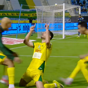 Με ασύλληπτη πλασεδάρα του Μασούρα και νέο γκολ του Φορτούνη πήρε το τρίποντο η Αλ Καλίτζ