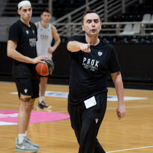 Πρώτη προπόνηση για τον ΠΑΟΚ με Μπούτσκο - Ομίλία Βεζυρτζή και Μπουντούρη στους παίκτες