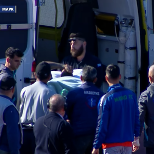 Σοβαρός τραυματισμός για Σεμπά - Εφυγε με ασθενοφόρο από το γήπεδο (video)