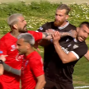 Μεγάλη ένταση στο Πανιώνιος - Καλαμάτα και κόκκινη στον Κολοβό για χτύπημα