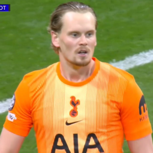 Ο Κίνσκι ζήτησε να φύγει από την Τότεναμ μετά το επεισόδιο με τον Τούντορ