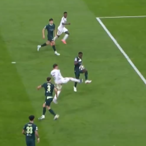 Ο τρομερός Βαλβέρδε το έκανε σαν τον Πελέ - Το γκολ που άφησε άφωνους όλους στο «Μπερναμπέου»