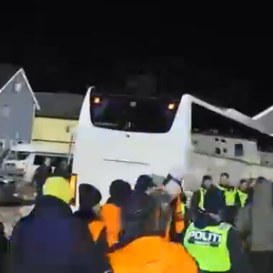 Χαμός στη Σπόρτινγκ μετά την ήττα από την Μπόντο - Οπαδοί την «έπεσαν» στους παίκτες στο πάρκινγκ