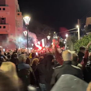 «Κάηκε» η Καλαμάτα στην υποδοχή των πρωταθλητών (videos)