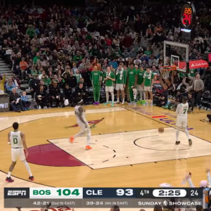 Θέαμα από άλλο πλανήτη και... πτήση Μόμπλεϊ στο Top 10 του NBA (video)