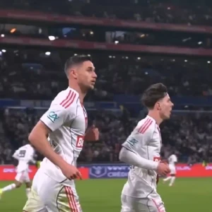 Ο Γιάρεμτσουκ σκόραρε με κεφαλιά κι άνοιξε λογαριασμό με τη Λιόν (video)