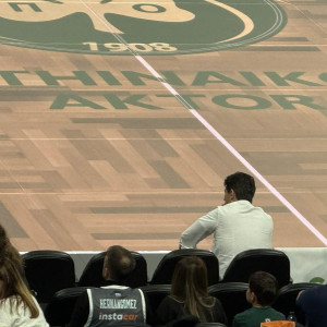 Ο Γιαννακόπουλος κατέβηκε από τις σουίτες στα court-seats του T-Center (video)