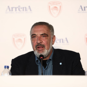 Ο Νίκος Τσάκος χορηγός των Νιου Γιορκ Νικς