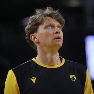 Με Κουζμίνσκας η 12άδα της ΑΕΚ κόντρα στον Παναθηναϊκό