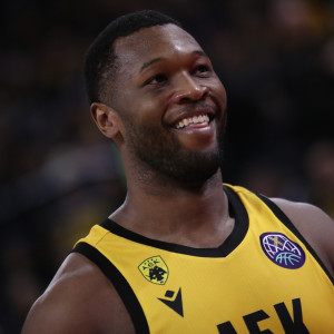 Σταυρωτή ντρίπλα κι απίθανο καλάθι του Γκρέι στο... πρόσωπο του Γκραντ (video)