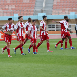 Επτά παίκτες του Ολυμπιακού στο όριο των καρτών ενόψει ΑΕΛ Novibet