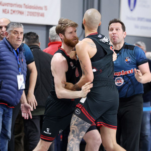 Τι αναφέρει ο κανονισμός για τους θεατές που κάθονται στις court seats