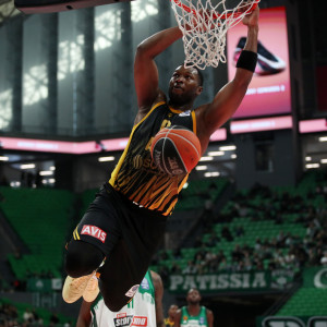 Σταυρωτή ντρίπλα κι απίθανο κάρφωμα του Γκρέι στο... πρόσωπο του Γκραντ (video)